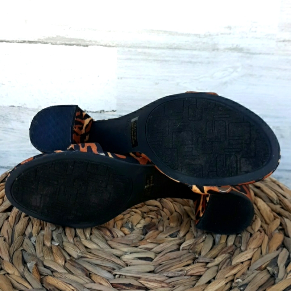 EUC UNISA UNREWNI SANDAL - Picture 6 of 9
